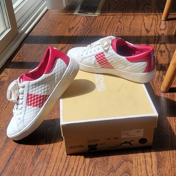 Michael Kors colby sneaker - Picture 1 of 15